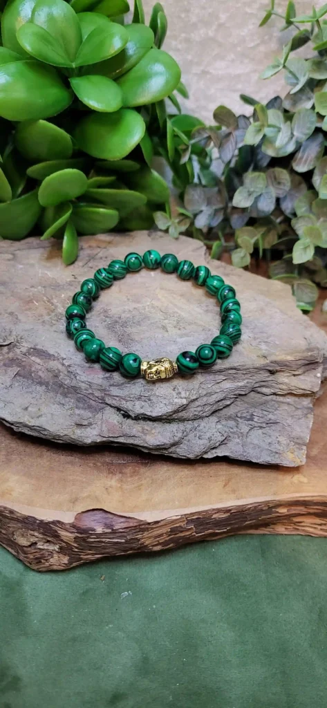 kraalarmband 8mm malachiet met goud kleur boedha. 17cm edelstenen voor in de slaapkamer Stones of nature