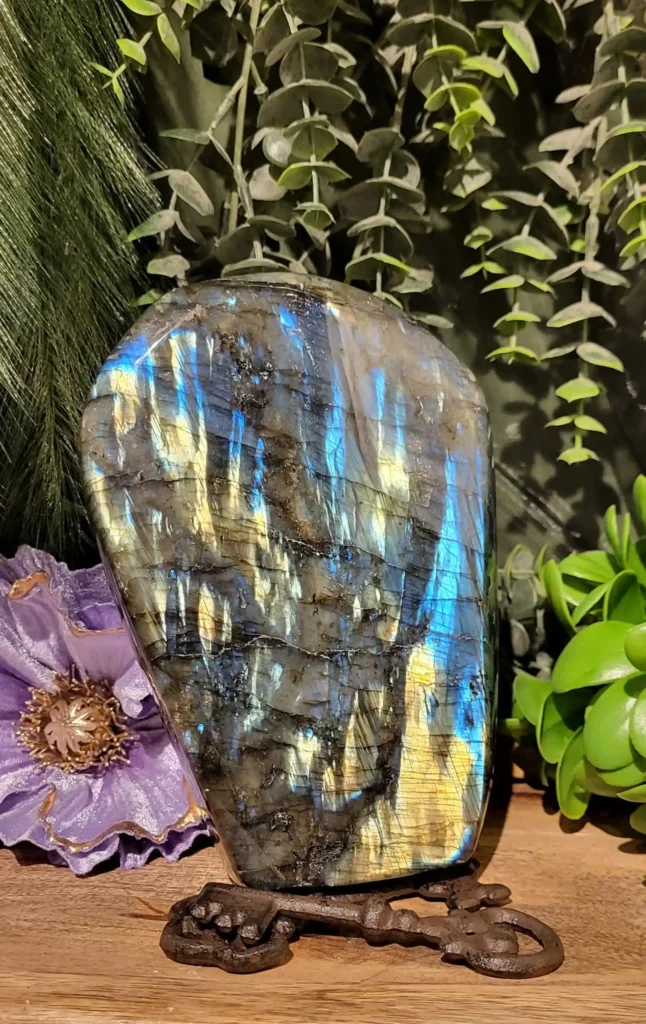 labradoriet vrije vorm 2250gr 17cm h edelstenen voor in de slaapkamer