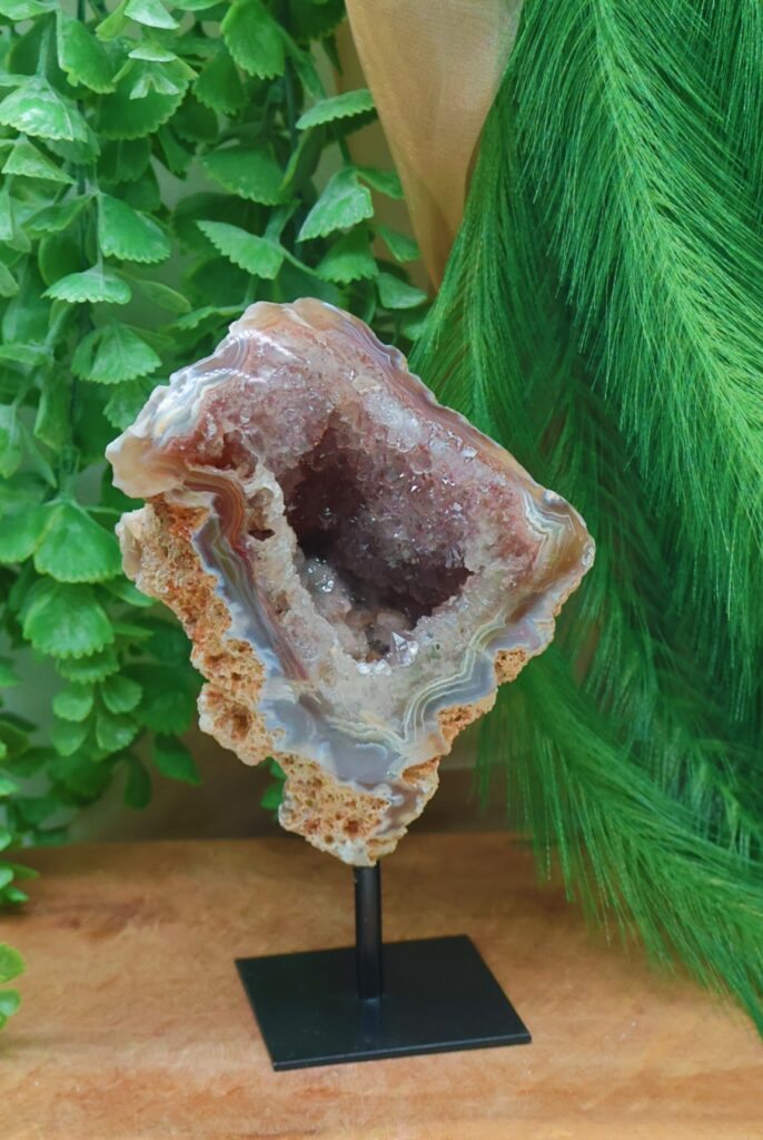 2646a agaat op voet Stones of nature