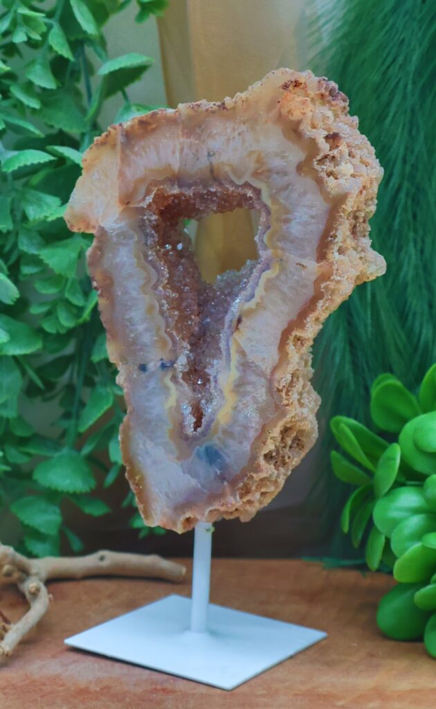 2660a agaat op voet Stones of nature