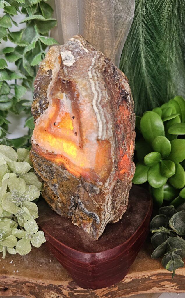 26118e rode agaat lamp op voet Stones of nature