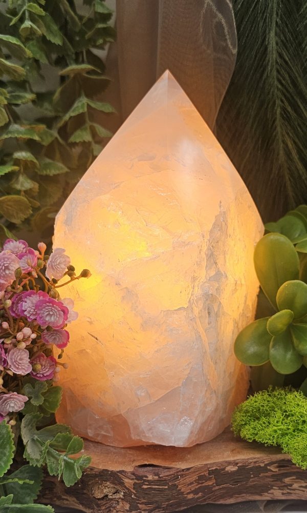 Rozenkwarts lamp met gepolijste punt