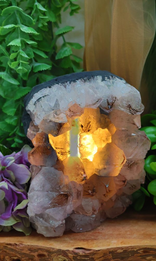 Amethist lamp met zwarte achterkant