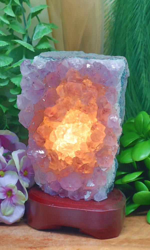 Amethist lamp op voet