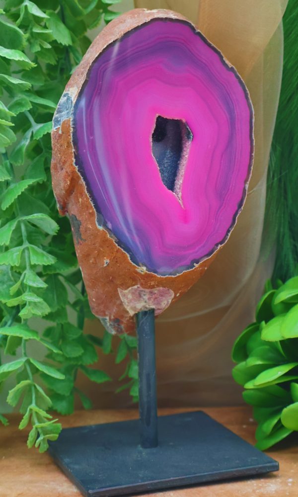 Roze agaat stuk op voet